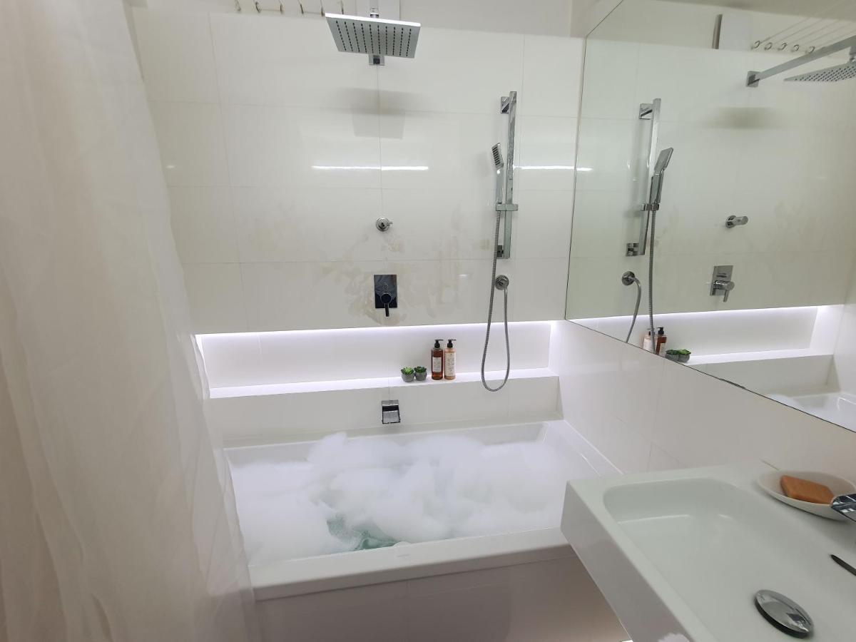 Whitebeeapartament Lejlighed Wrocław Eksteriør billede