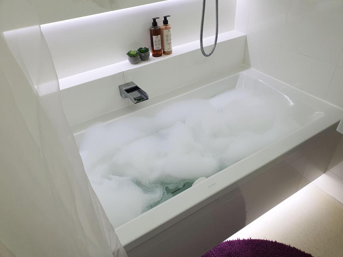 Whitebeeapartament Lejlighed Wrocław Eksteriør billede